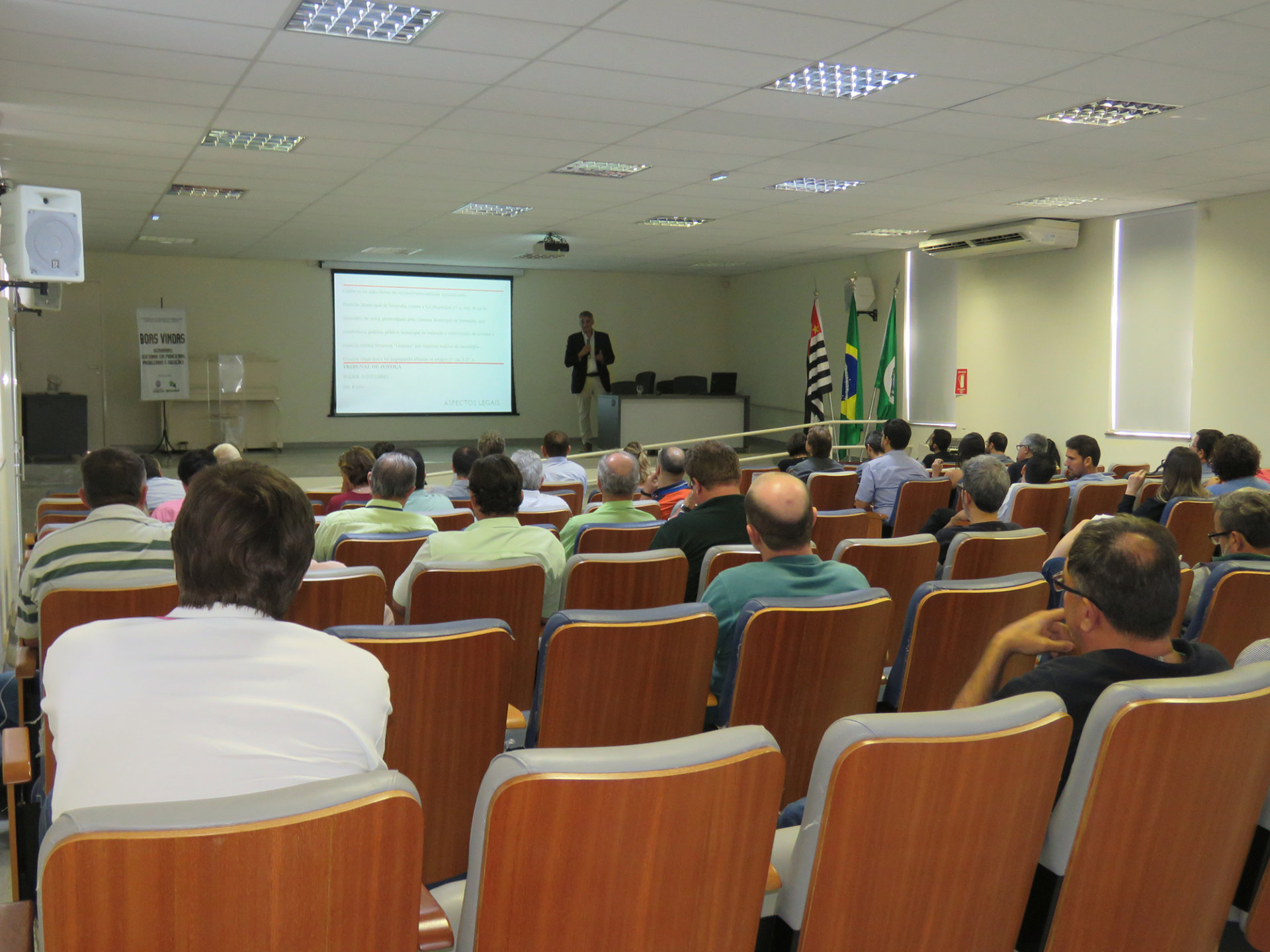 Seminário em Piracicaba aponta necessidade de discutir a erradicação de leucenas nas Bacias PCJ
